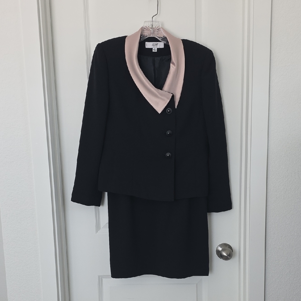 Le Suit Black Suit with Cream Satin Collar and Pencil Skirt - Picture 3 of 10